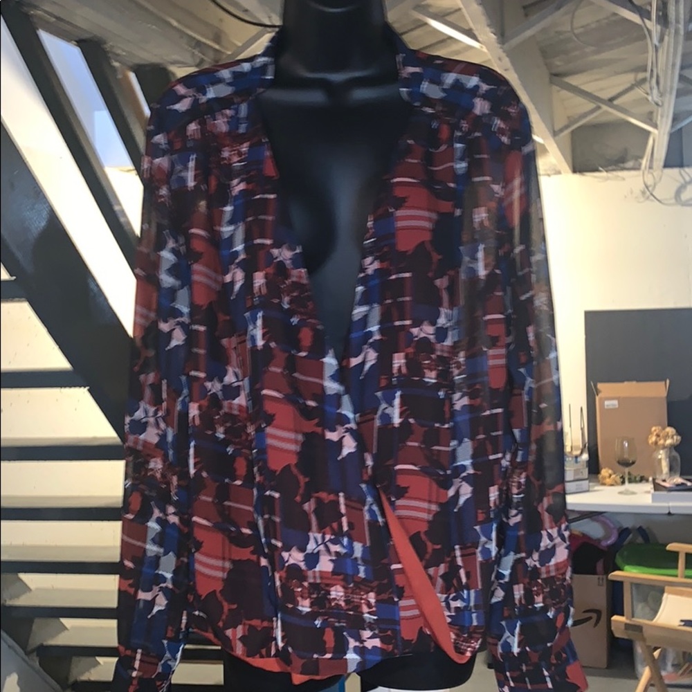 Camuto Blouse 💙❤️